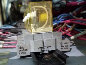 IDEC Relay Socket